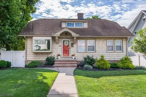 31 Grove Ave, Verona, NJ 07044