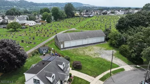 98 Henderson St, Phillipsburg, NJ 08865