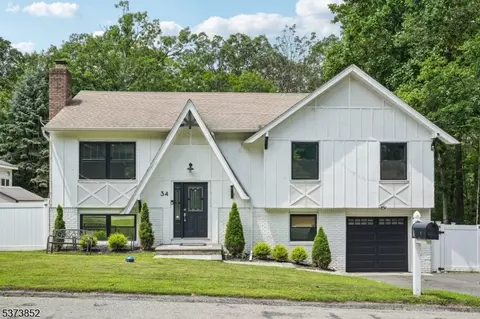 34 Oklahoma Trl, Hopatcong, NJ 07843