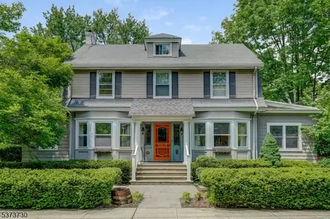 25 Locust Dr, Summit, NJ 07901