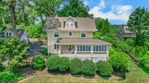 71 Ball Rd, Mountain Lakes, NJ 07046