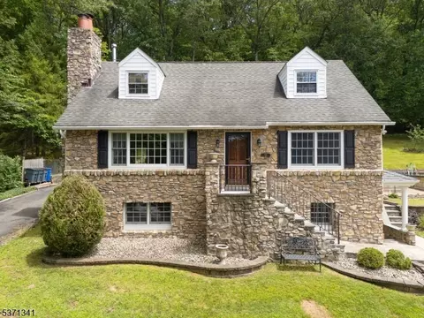 136 Park Ave, Randolph, NJ 07869