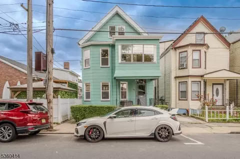 98 Woodland Ave, Kearny, NJ 07032