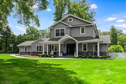 15 Birch Hill Dr, Whippany, NJ 07981