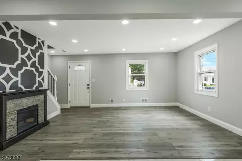 404 Edgeworth St, Middlesex, NJ 08846 photo 9