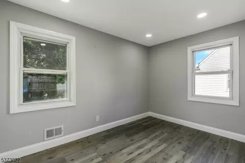 404 Edgeworth St, Middlesex, NJ 08846 photo 11