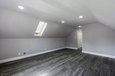 404 Edgeworth St, Middlesex, NJ 08846 photo 16