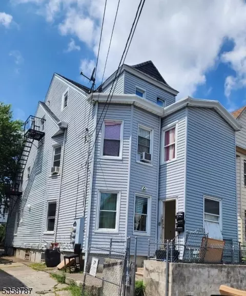 460 E 26th St, Paterson, NJ 07514