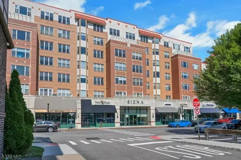 48 S Park St #409, Montclair, NJ 07042