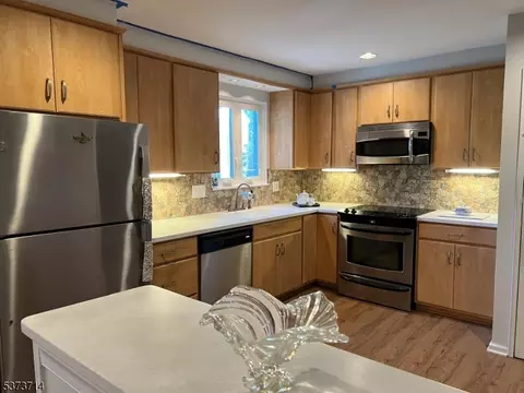 17 Troy Dr # A, Springfield, NJ 07081 photo 11
