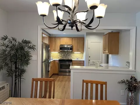 17 Troy Dr # A, Springfield, NJ 07081 photo 10