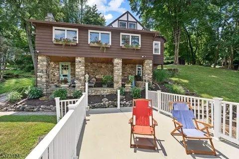 169 E Shore Trl, Sparta, NJ 07871