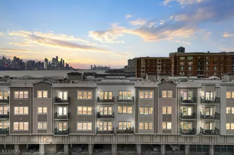 344 The Promenade #344, Edgewater, NJ 07020