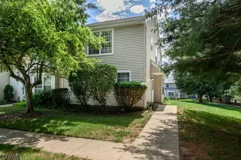 38 Nottingham Way, Somerset, NJ 08873