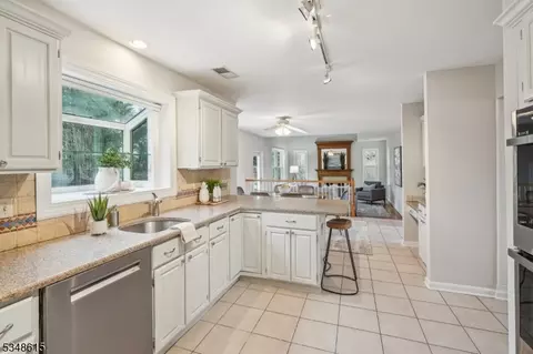12 Baumgartner Dr, Madison, NJ 07940 photo 8