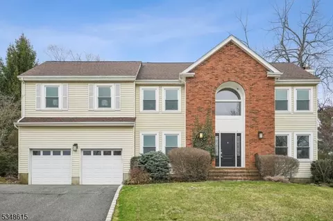 12 Baumgartner Dr, Madison, NJ 07940