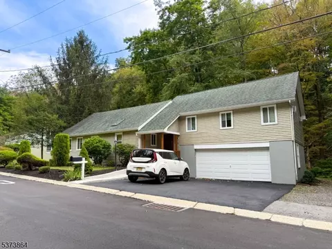 72 E Main St, High Bridge, NJ 08829