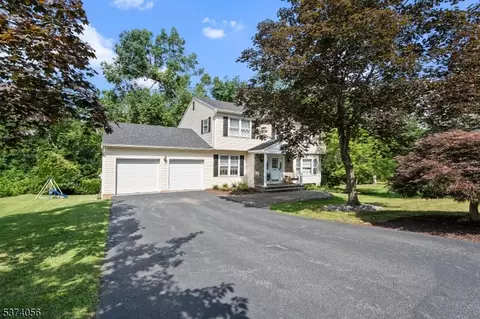 15 Phyllis Ct, Wayne, NJ 07470 photo 2