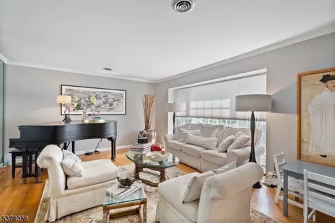 15 Phyllis Ct, Wayne, NJ 07470 photo 5
