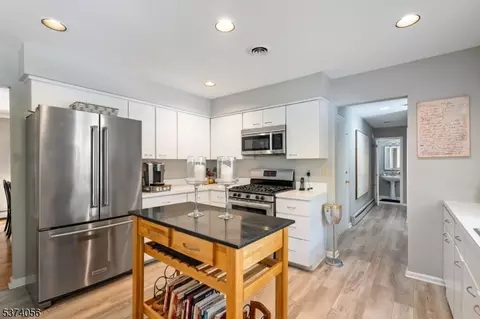 15 Phyllis Ct, Wayne, NJ 07470 photo 14