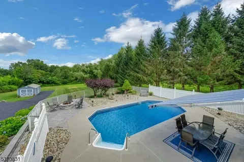 83 Hyatt Rd, Branchville, NJ 07826