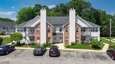 231 Vasser Dr, Piscataway, NJ 08854