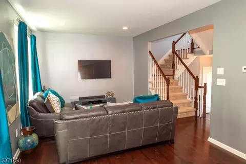 111 Sowers Dr, Hackettstown, NJ 07840 photo 3