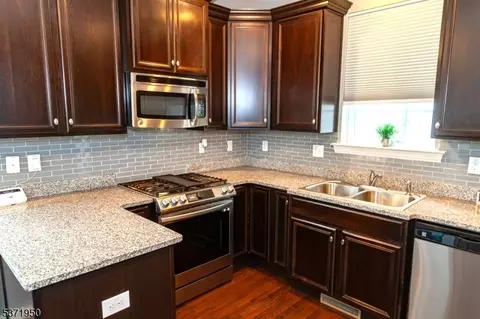 111 Sowers Dr, Hackettstown, NJ 07840 photo 9