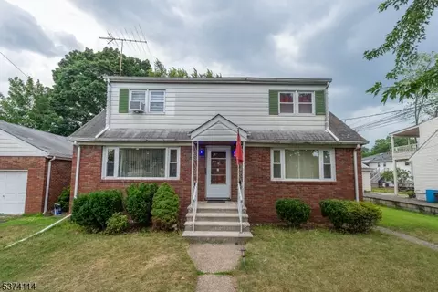 51 Rosengren Ave, Totowa, NJ 07512