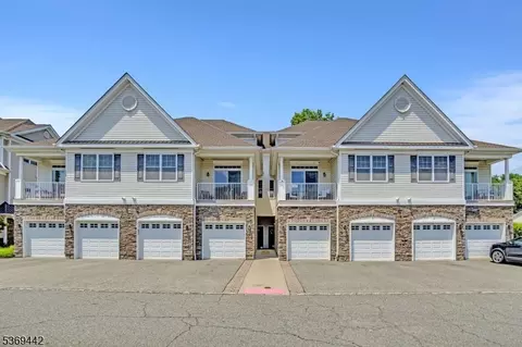 12 Elston Ct, Haskell, NJ 07420