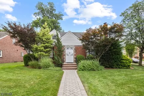 3 Glenwood Ave, Palisades Park, NJ 07650