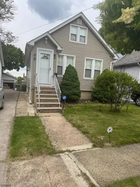 2509 Ogden St, Linden, NJ 07036