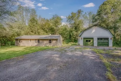 73 Highview Dr, Newton, NJ 07860