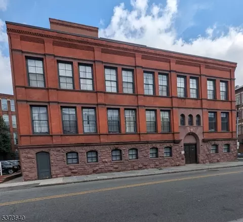 19 Market St #405, Paterson, NJ 07501