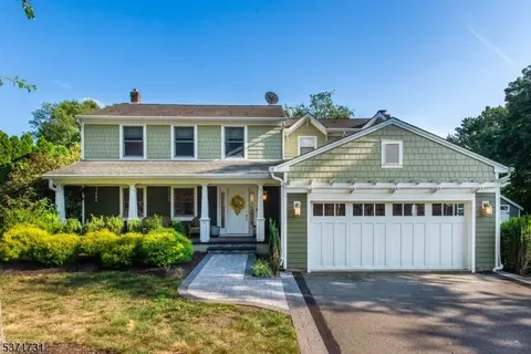 19 Berwick Dr, Bridgewater, NJ 08807