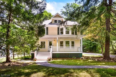 566 Plainfield Ave, Berkeley Heights, NJ 07922