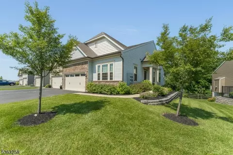 37 Barnett Rd, Flemington, NJ 08822