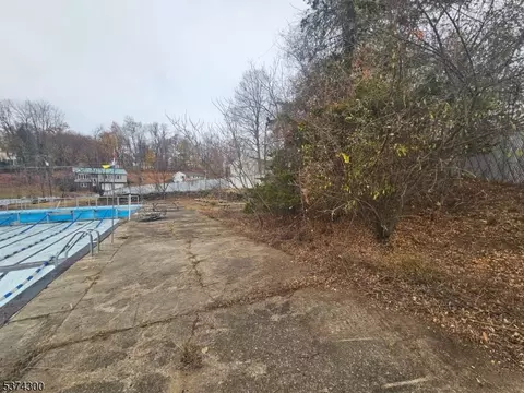 8 Pepperidge Rd, Wantage Twp, NJ 07461 photo 4
