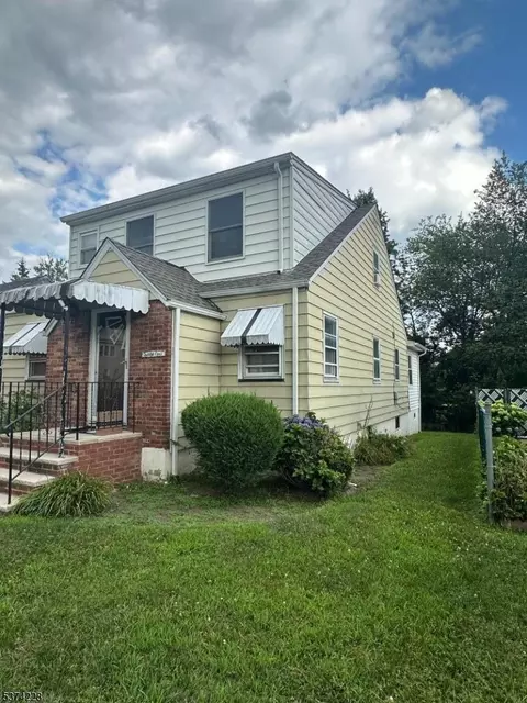 31 Cross St, Englewood, NJ 07631