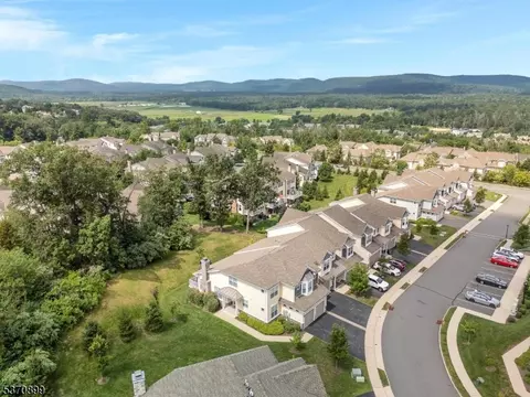 24 Lupine Ln, Hackettstown, NJ 07840