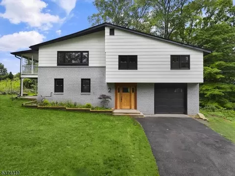 2 Alpine Ter, Sparta, NJ 07871