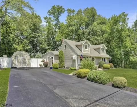25 Ferndale Rd, Wayne, NJ 07470 photo 2