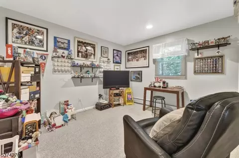 25 Ferndale Rd, Wayne, NJ 07470 photo 11