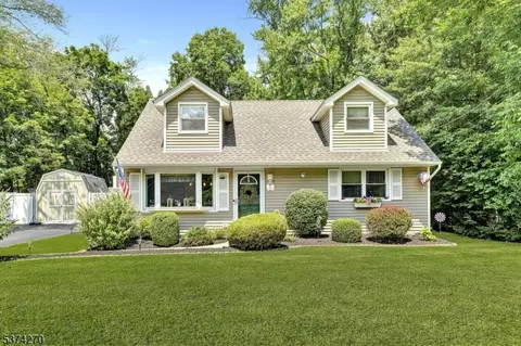 25 Ferndale Rd, Wayne, NJ 07470