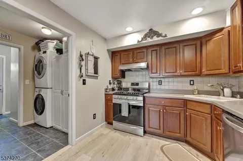 25 Ferndale Rd, Wayne, NJ 07470 photo 12