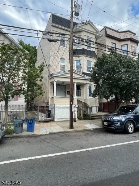 256 S 11th St, Newark, NJ 07107