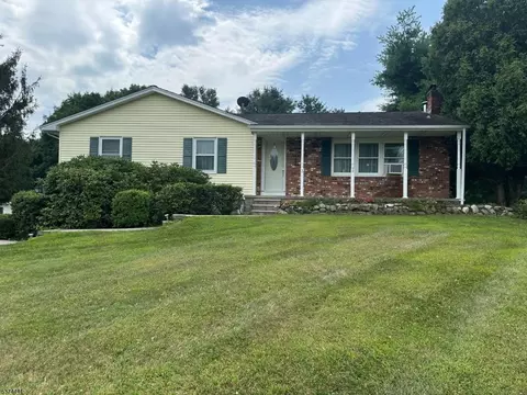 3 Carolyn Ct, Augusta, NJ 07822