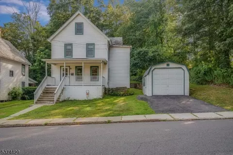 52 Lawnwood Anx, Newton, NJ 07860