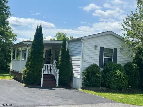 309 Francis Dr, Lafayette, NJ 07848
