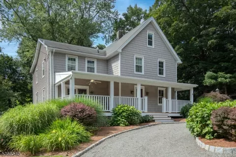 26 Dayton St, Basking Ridge, NJ 07920
